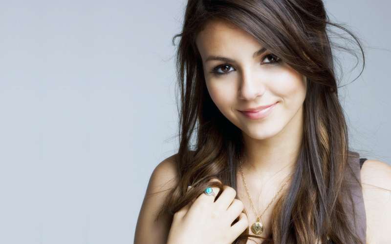 2 Victoria Justice Wallpaper