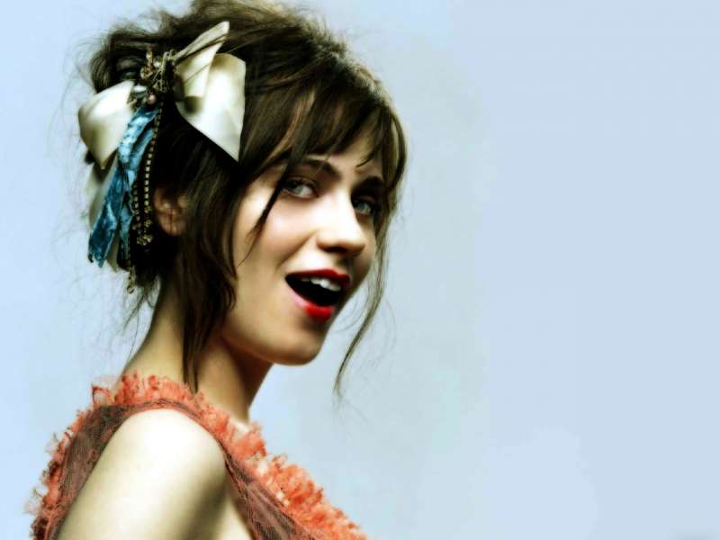 Zooey Deschanel Wallpaper