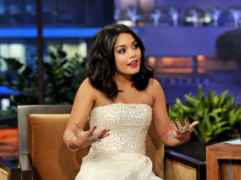 Vanessa Hudgens At Tonight Show With Jay Leno Wallpaper