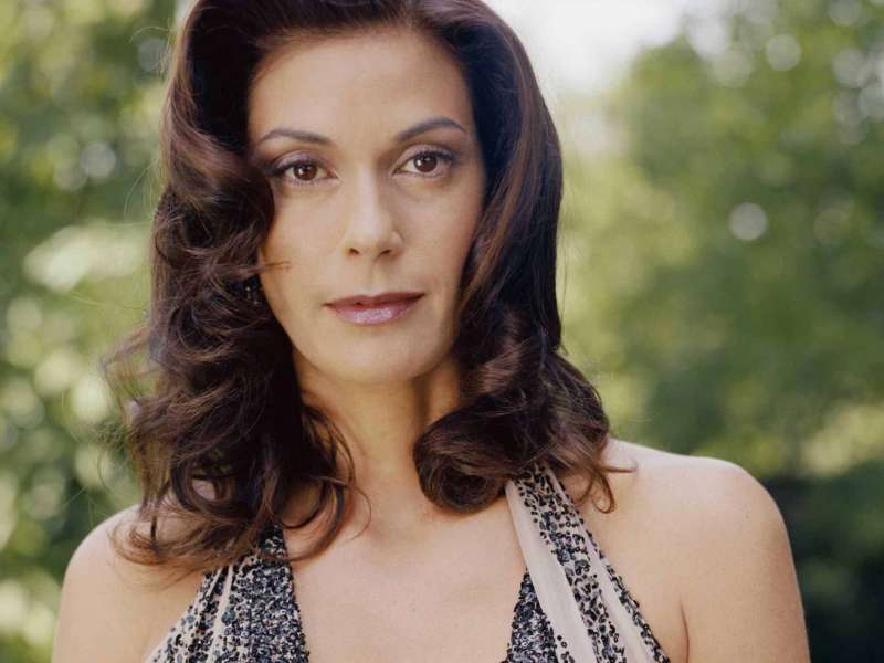 Teri Hatcher Wallpaper