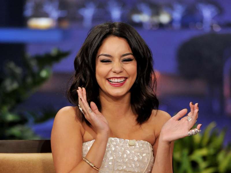 Vanessa Hudgens At Tonight Show With Jay Leno Wallpaper