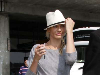 Cameron Diaz In Laguardia Airport