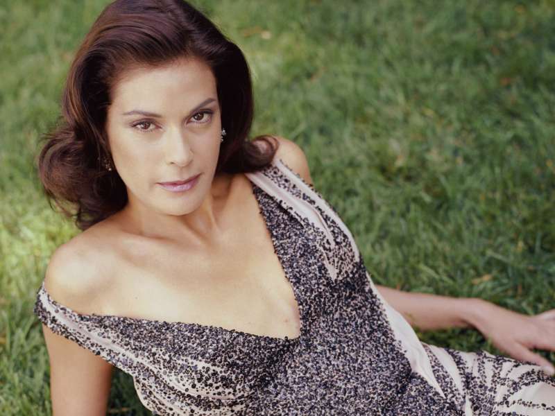 Teri Hatcher Wallpaper