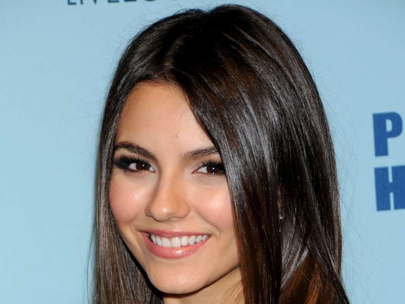 2 Victoria Justice Wallpaper