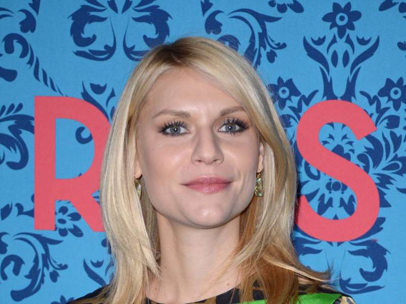 Claire Danes At Premiere Of Girls In New York City Wallpaper