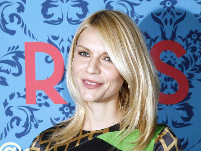 Claire Danes At Premiere Of Girls In New York City Wallpaper