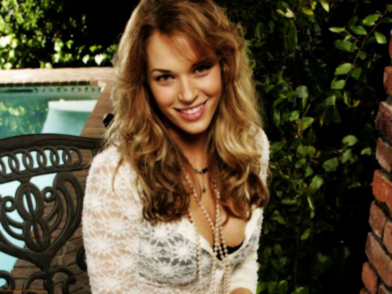 Amanda Righetti Wallpaper