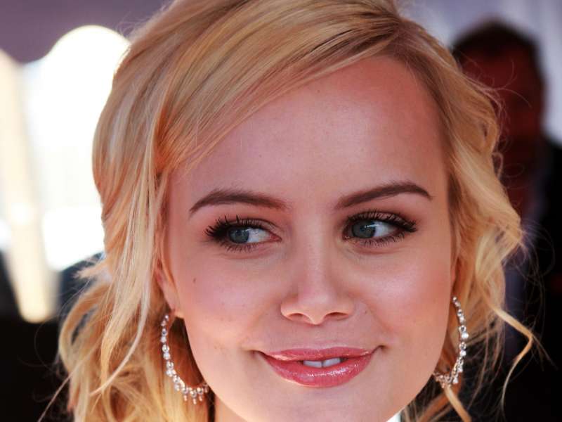 Actress Helena Mattsson Wallpaper