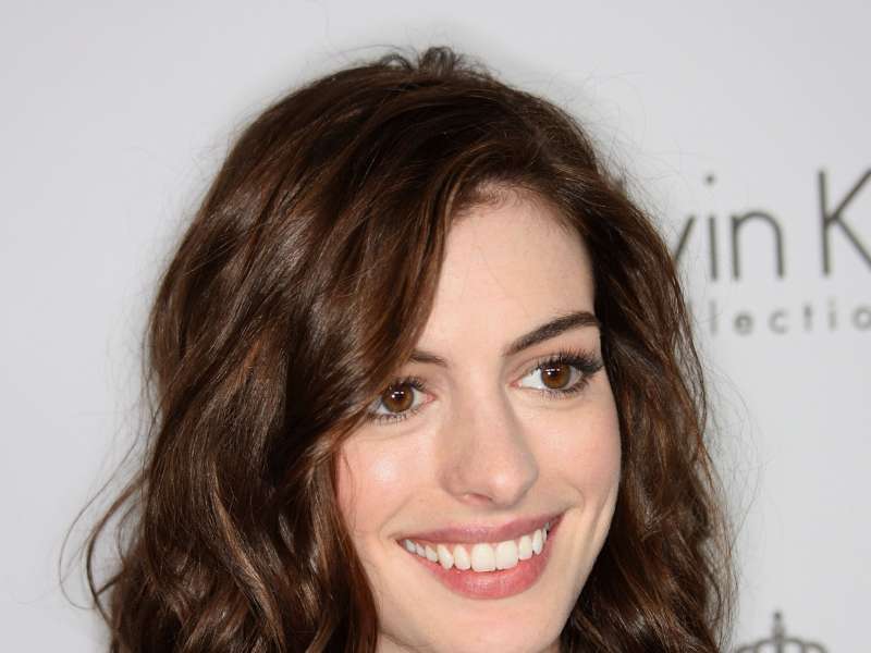 Anne Hathaway Wallpaper