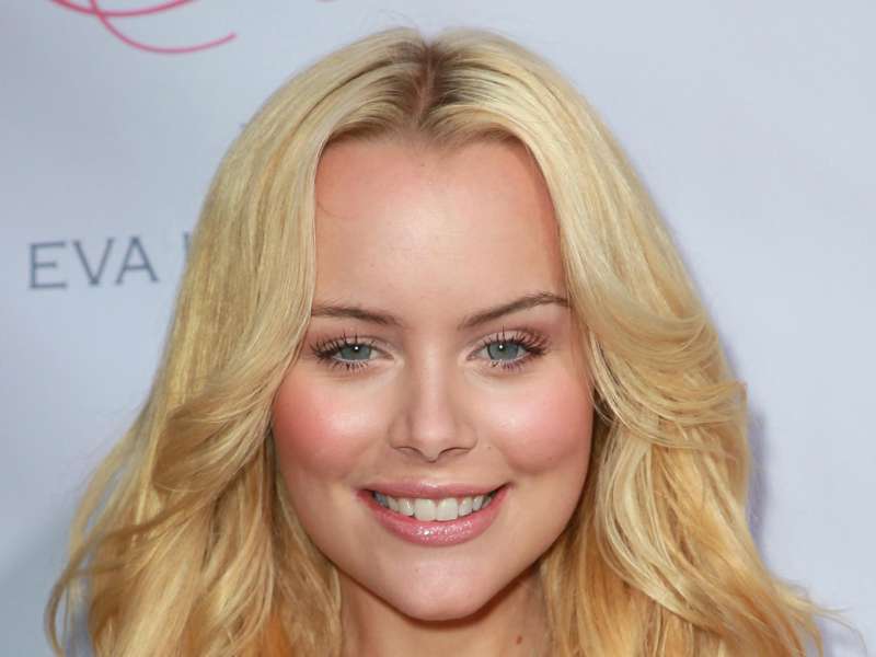 Actress Helena Mattsson Wallpaper