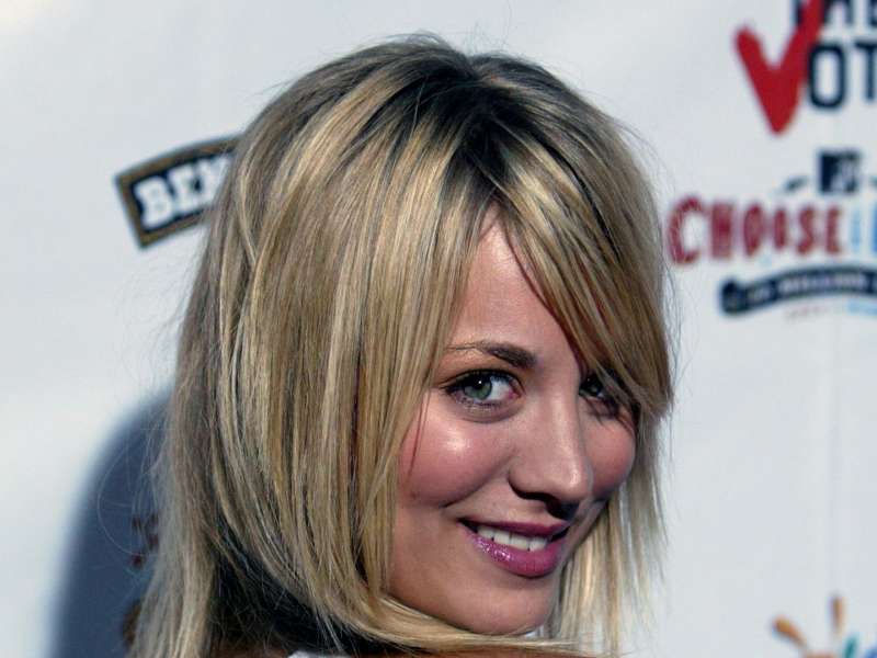 Kaley Cuoco Rock The Vote National Bus Tour Concert In Hollywood Wallpaper