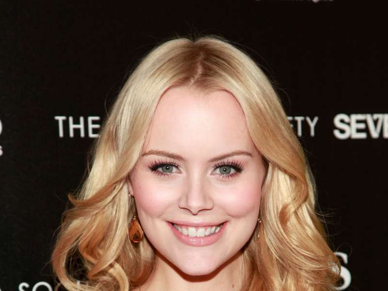 Actress Helena Mattsson Wallpaper