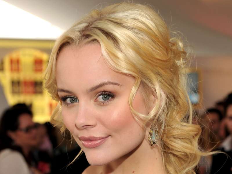 Actress Helena Mattsson Wallpaper