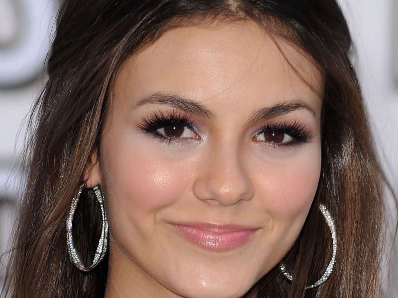 Victoria Justice Wallpaper