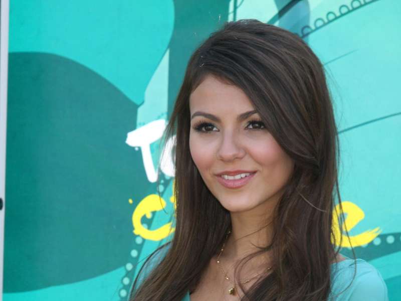 Victoria Justice Wallpaper