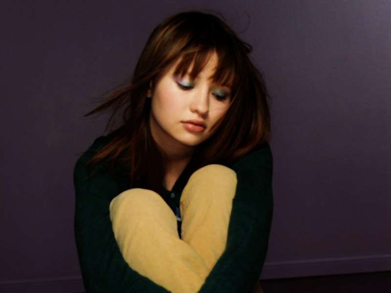 Emily Browning Wallpaper