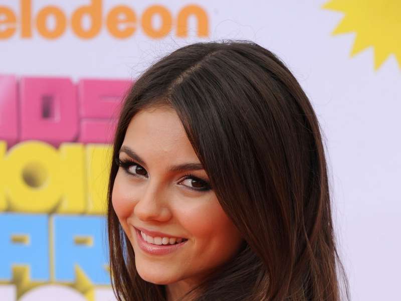 Victoria Justice Wallpaper