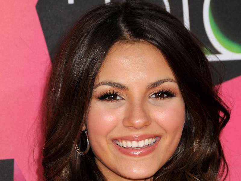 Victoria Justice Wallpaper