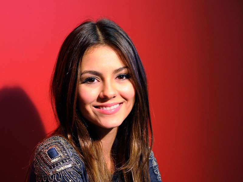 Victoria Justice Wallpaper