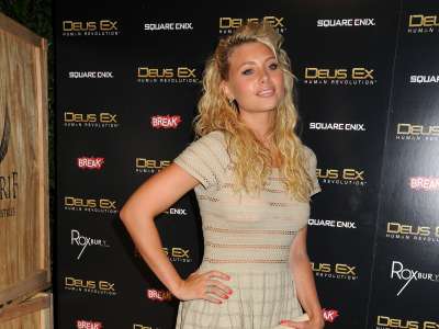 Alyson Michalka On Party