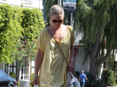 Ali Larter Shopping At Bel Bambino