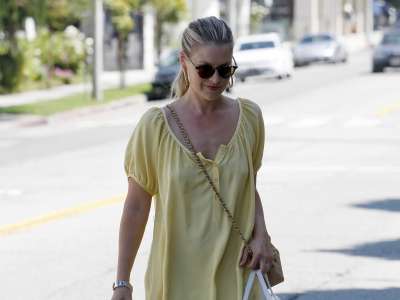 Ali Larter Shopping At Bel Bambino