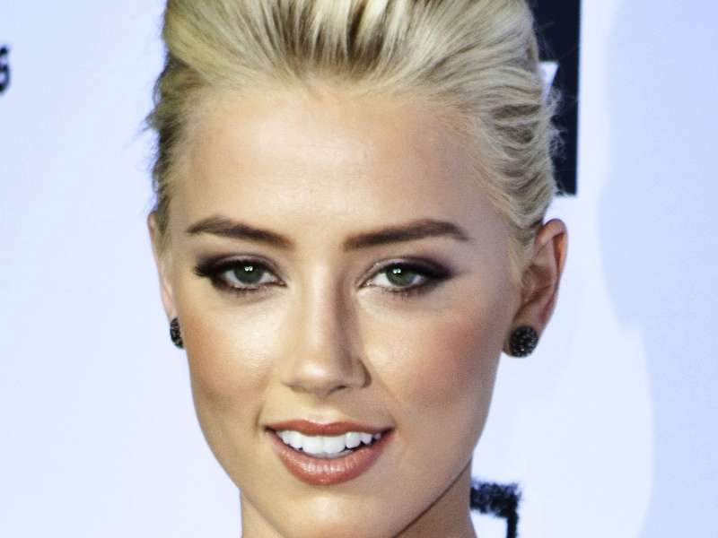 Amber Heard The Rum Diary Premiere Wallpaper