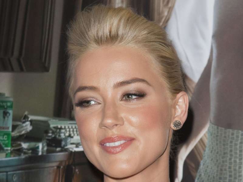 Amber Heard The Rum Diary Premiere Wallpaper