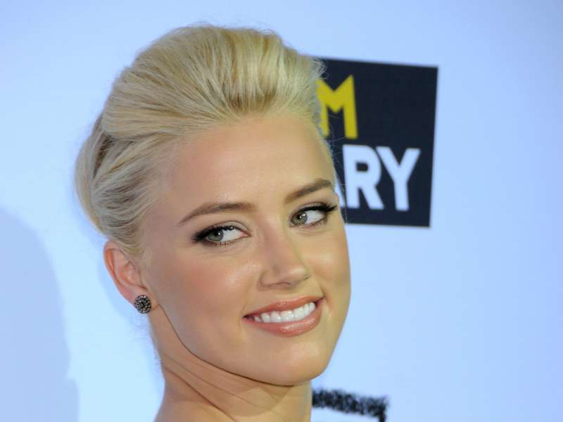 Amber Heard The Rum Diary Premiere Wallpaper