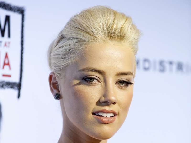 Amber Heard The Rum Diary Premiere Wallpaper