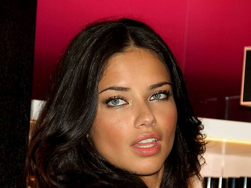 Adriana Lima At Fashion Night Wallpaper