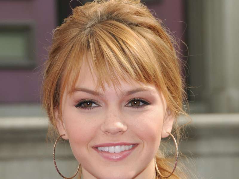 Aimee Teegarden At Paramount Studios Wallpaper