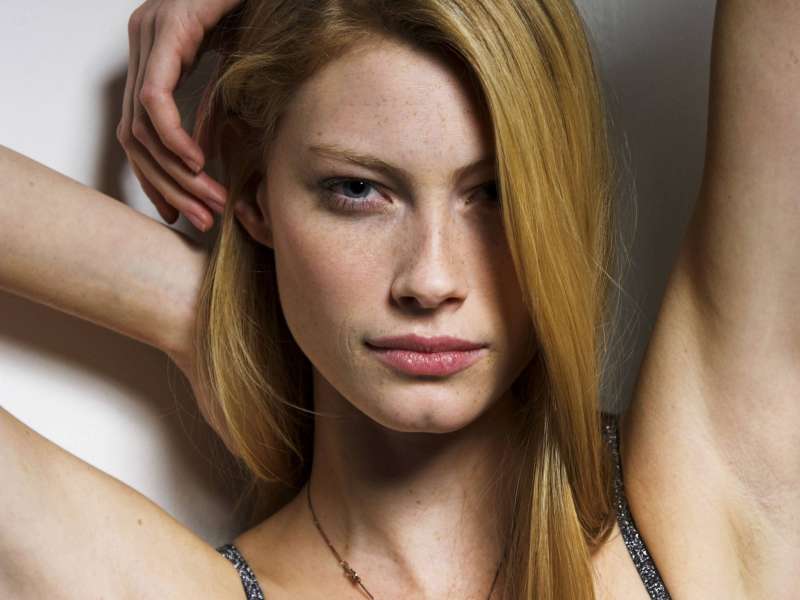 Alyssa Sutherland Wallpaper