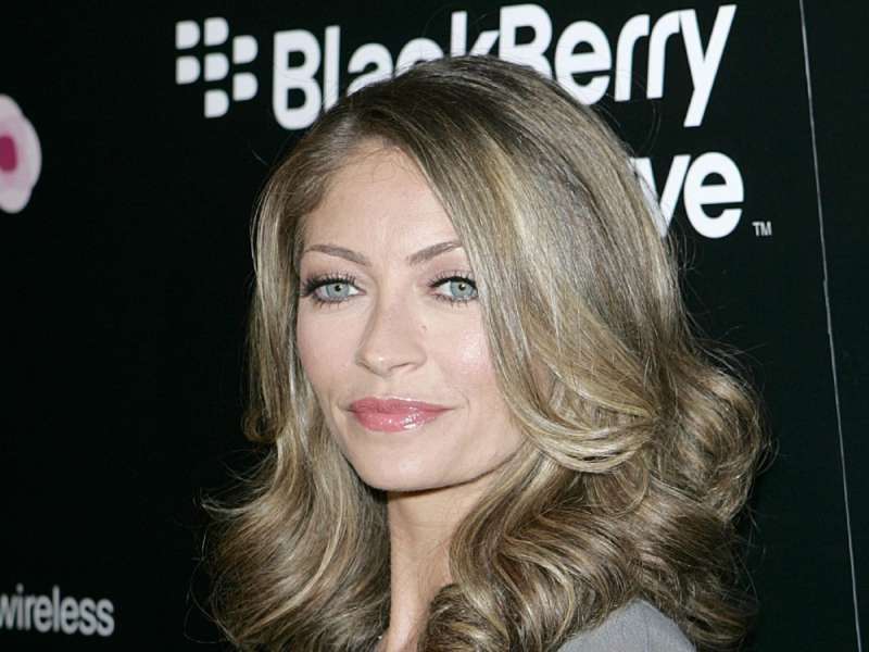 Rebecca Gayheart Wallpaper