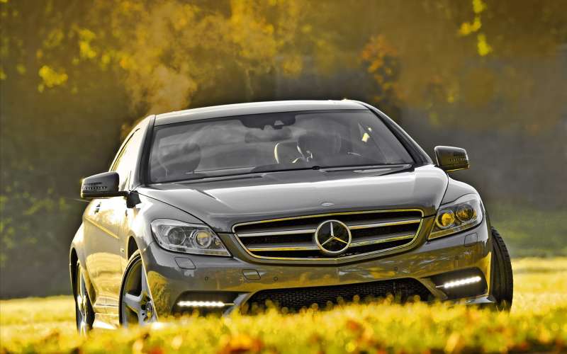 Mercedes Benz CL550 4MATIC1 Wallpaper