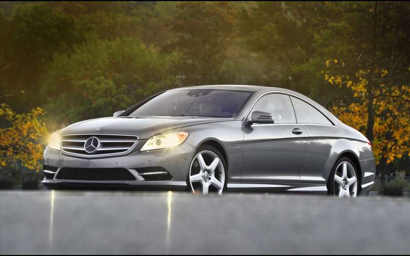 Mercedes Benz CL550 4MATIC1 Wallpaper