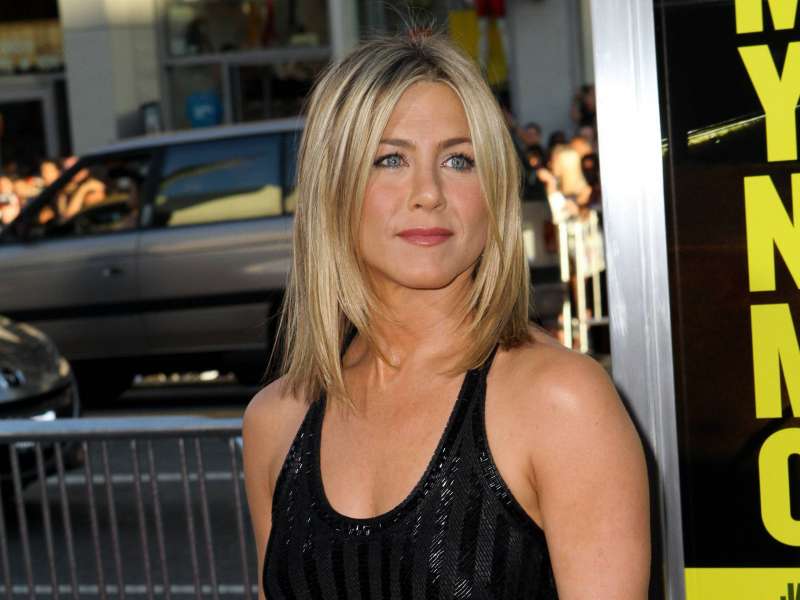 Jennifer Aniston At Horrible Bosses Premiere In Hollywood Wallpaper