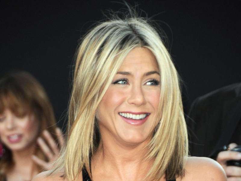 Jennifer Aniston At Horrible Bosses Premiere In Hollywood Wallpaper