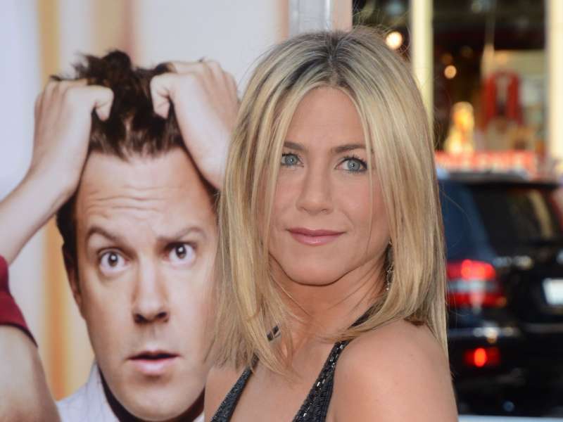 Jennifer Aniston At Horrible Bosses Premiere In Hollywood Wallpaper