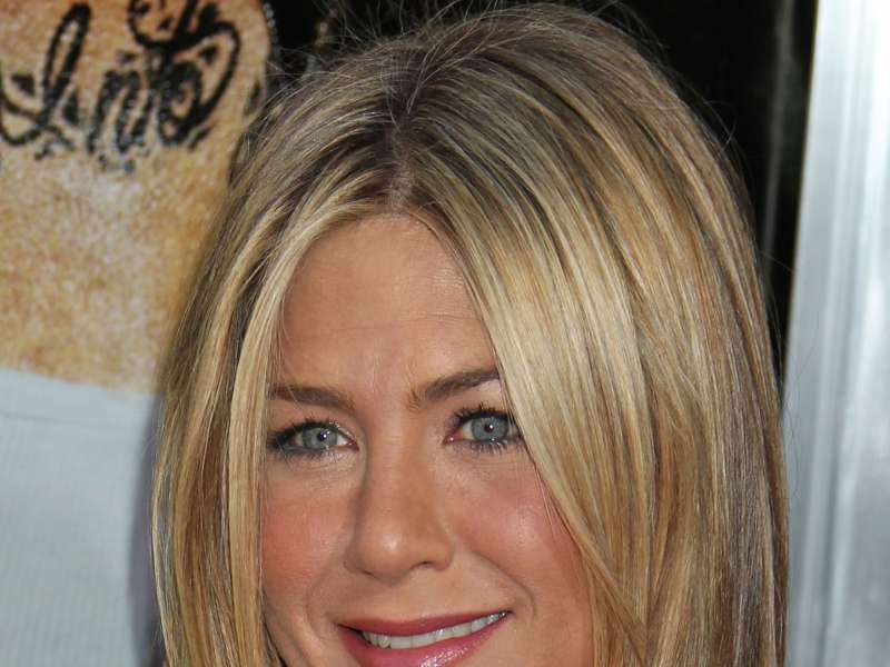 Jennifer Aniston At Horrible Bosses Premiere In Hollywood Wallpaper