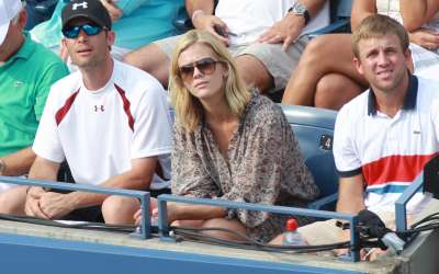 Brooklyn Decker Watching Tenis