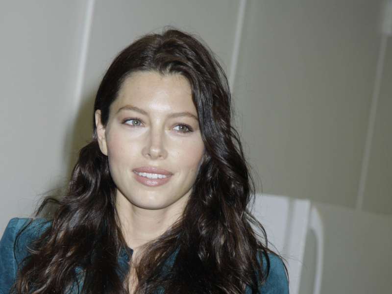 Beautiful Jessica Biel Wallpaper