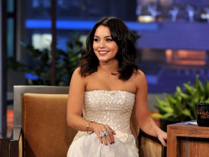 Vanessa Hudgens At Tonight Show With Jay Leno Wallpaper