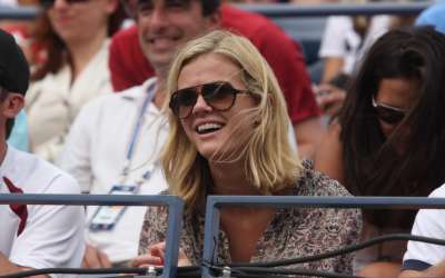 Brooklyn Decker Watching Tenis