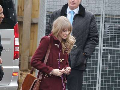 Taylor Swift Visiting The London ZOO