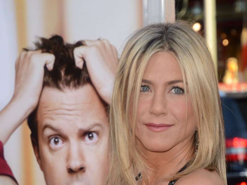 Jennifer Aniston At Horrible Bosses Premiere In Hollywood Wallpaper