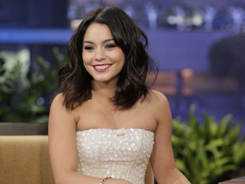 Vanessa Hudgens At Tonight Show With Jay Leno Wallpaper