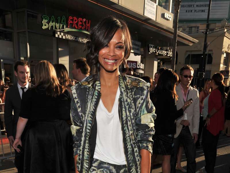 Zoe Saldana Premier Of Captain America Wallpaper